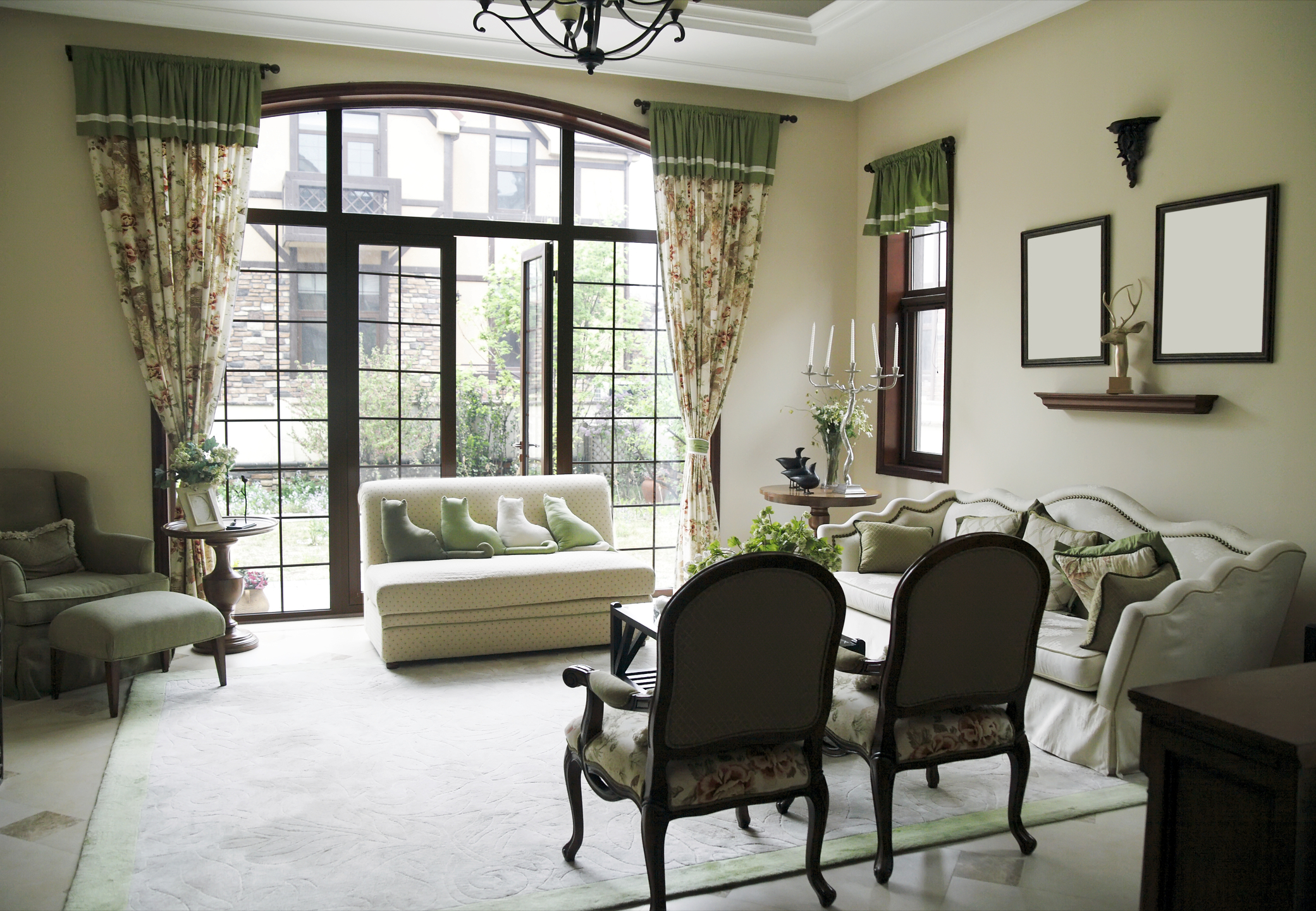 Featured image for “Custom Windows vs. Standard Windows: Which Is Right for Your Home?”